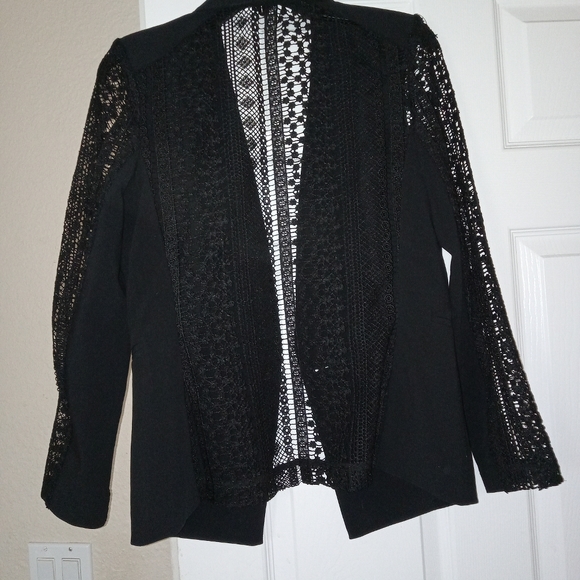 Blazer - Picture 2 of 4